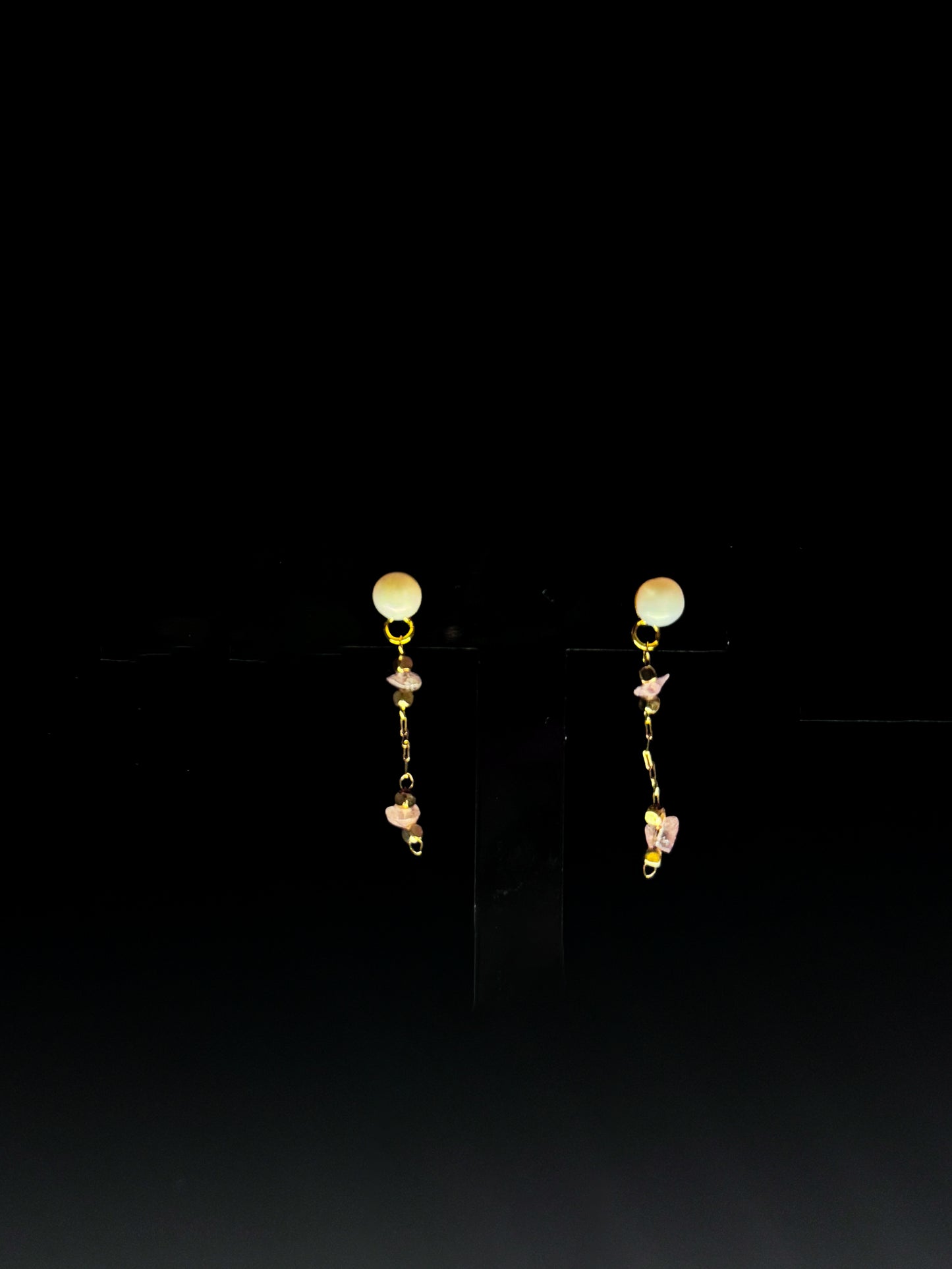 Aretes de perla y cuarzo rosa