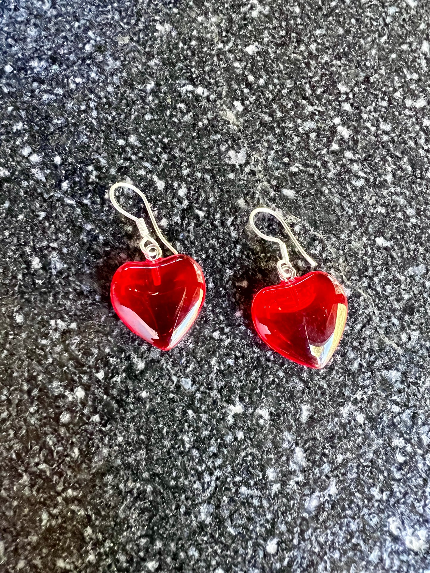 Aretes de corazón de cristal