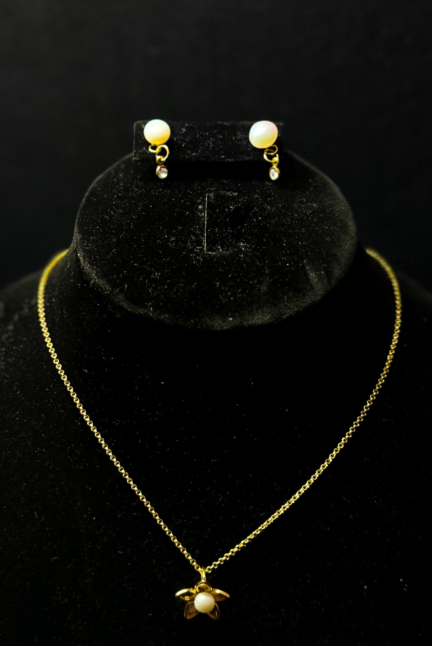 Conjunto perla en flor