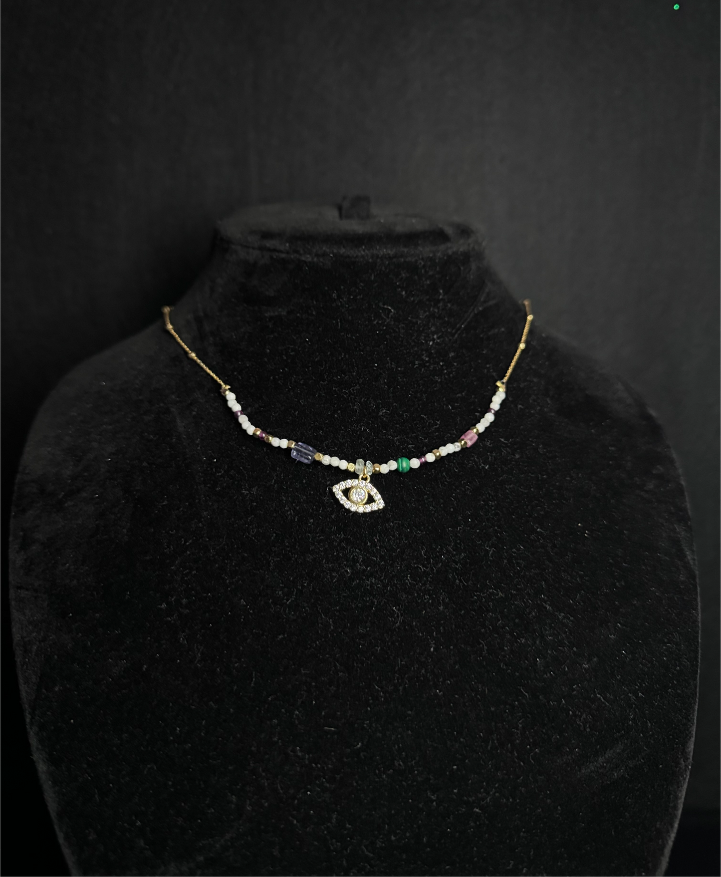 Collar ojo turco