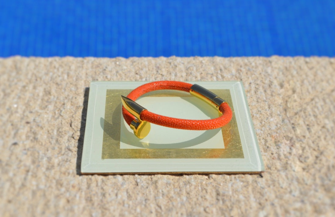 Pulsera de clavo y piel de Mantarraya para caballero