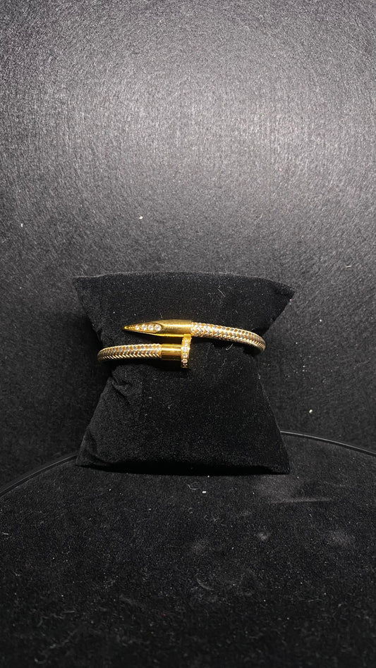 Pulsera de  clavo para dama